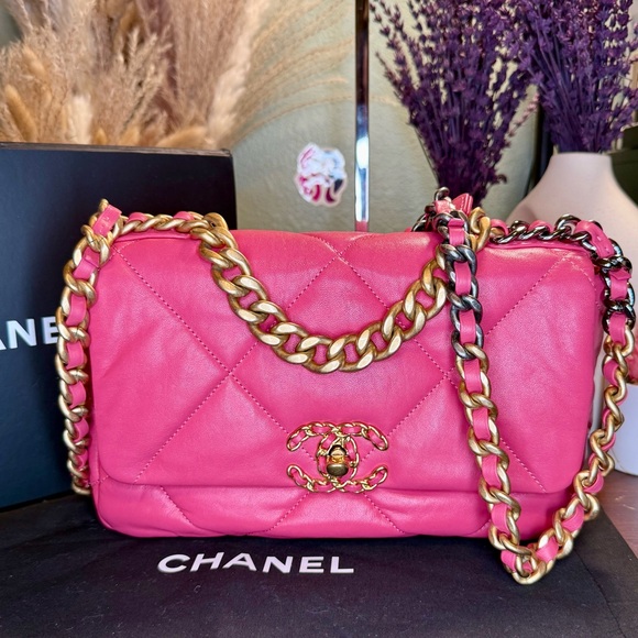 CHANEL Handbags - EUC CHANEL 19 Quilted Lambskin Leather Flap Bag in Shiny Pink